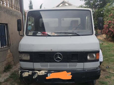 Mercedes 609 D 1993