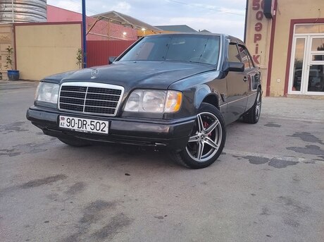 Mercedes E 220