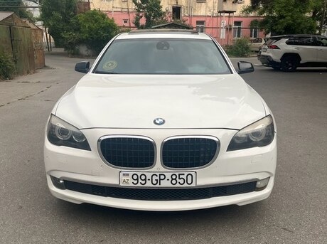 BMW 750 2009