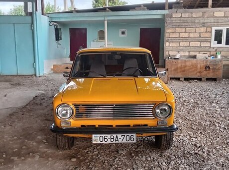 LADA (VAZ) 21011 1983