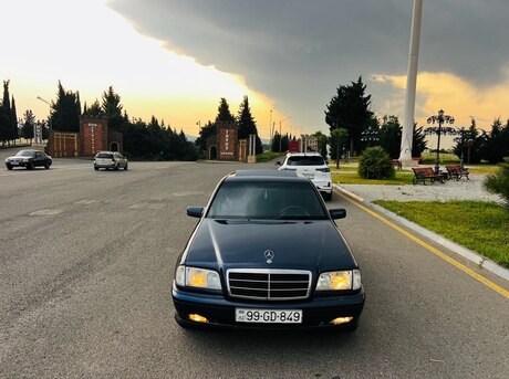 Mercedes C 180