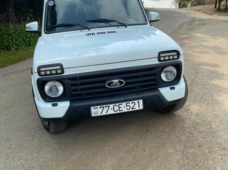 LADA (VAZ) Niva 2015