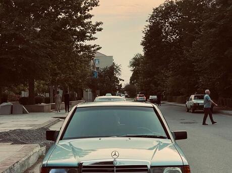 Mercedes 190 1990