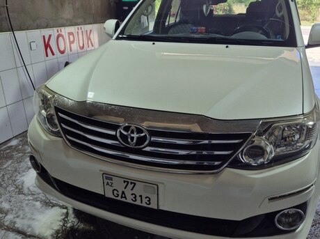 Toyota Fortuner 2013