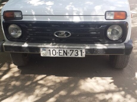 LADA (VAZ) Niva 1990