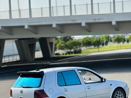 Volkswagen Golf 2002