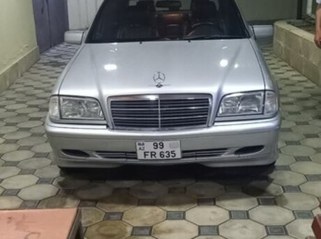 Mercedes C 240