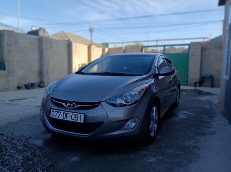 Hyundai Elantra 2013