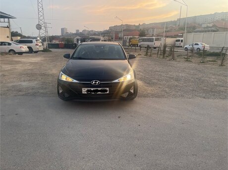 Hyundai Elantra 2019