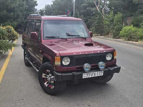 Mitsubishi Pajero 1990