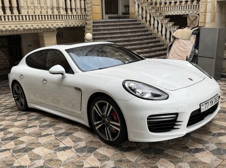 Porsche Panamera GTS