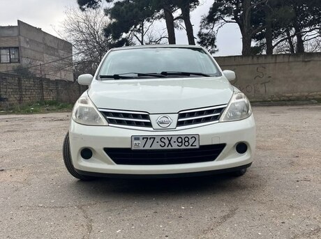Nissan Tiida 2011