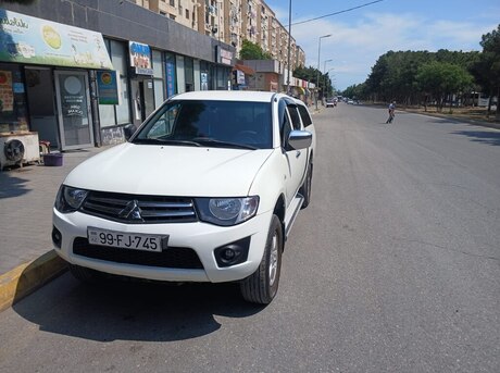 Mitsubishi L200 2013
