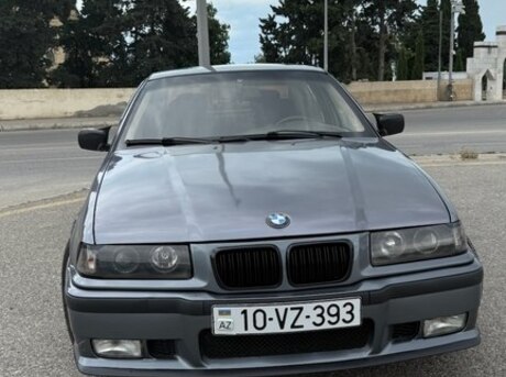 BMW 323 1995