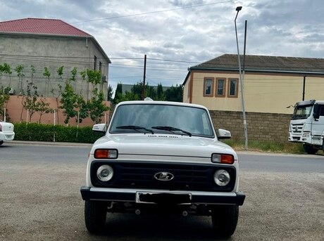 LADA (VAZ) Niva 2011