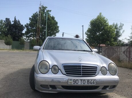 Mercedes E 270 2000