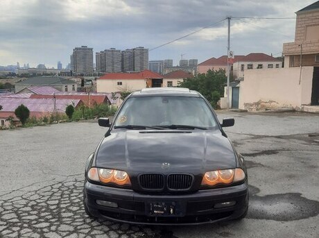 BMW 323 2000