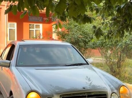 Mercedes E 240 1999