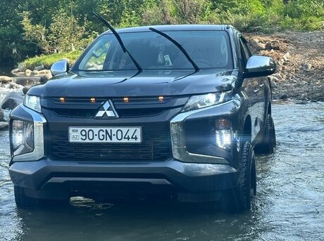 Mitsubishi L200 2021