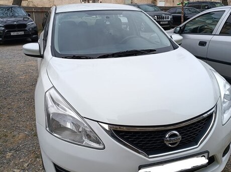 Nissan Tiida 2013