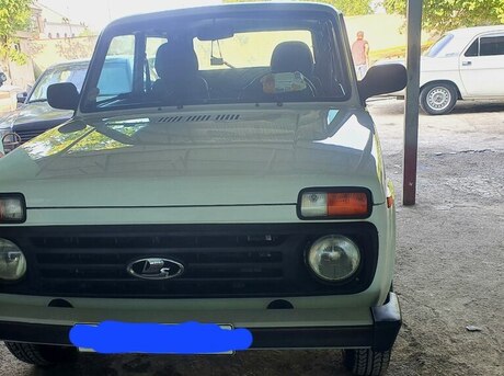 LADA (VAZ) Niva 2015