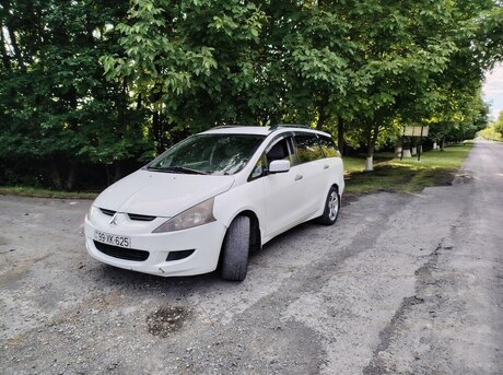 Mitsubishi Grandis 2005