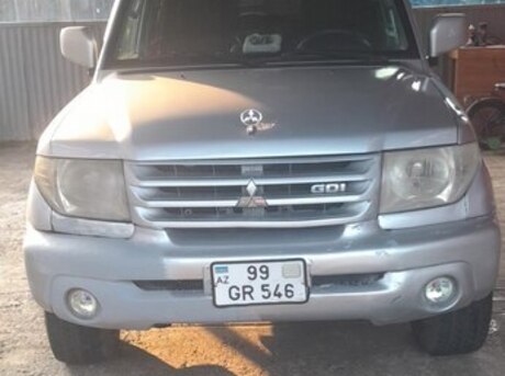 Mitsubishi Pajero io 2001