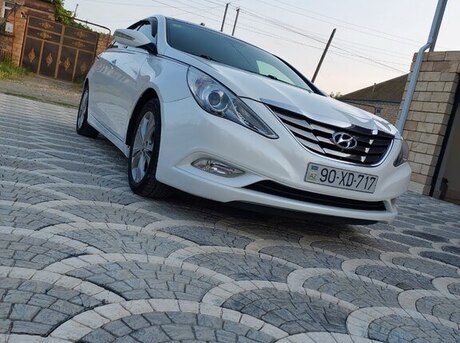 Hyundai Sonata 2010