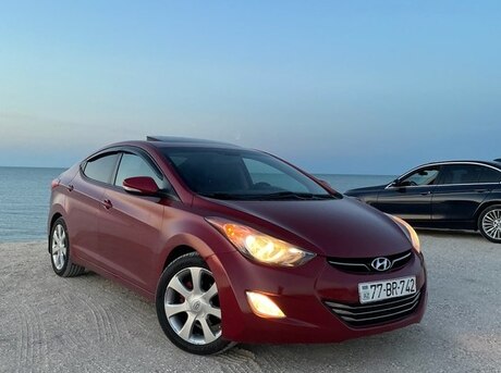 Hyundai Elantra 2012