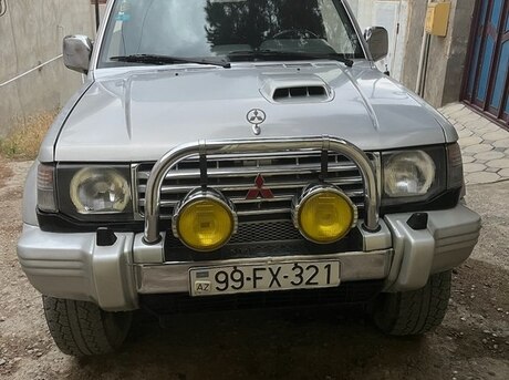 Mitsubishi Pajero 1995