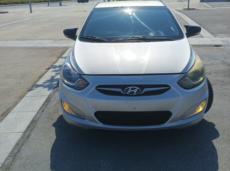 Hyundai Accent 2012