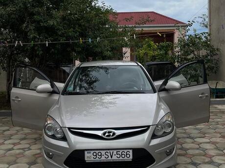 Hyundai i30 2011