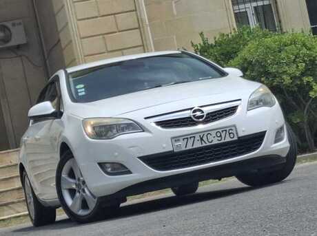 Opel Astra 2011