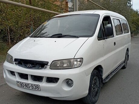 Hyundai H-1 2002
