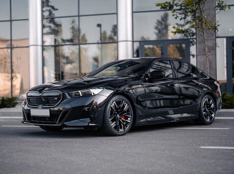 BMW i5