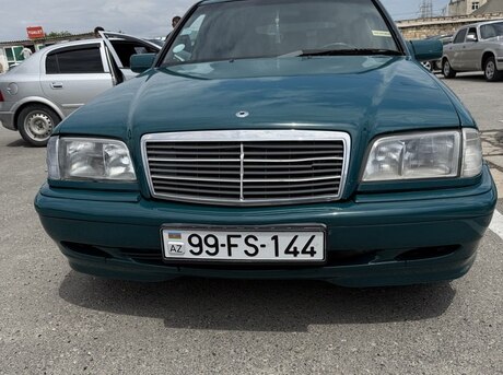 Mercedes C 200