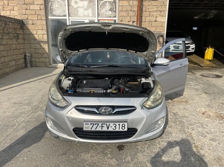 Hyundai Accent 2012
