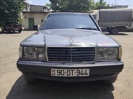 Mercedes 190 1990