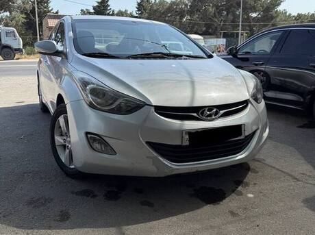 Hyundai Elantra 2012