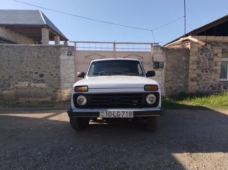 LADA (VAZ) Niva 2003