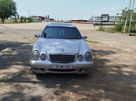 Mercedes E 270 2001