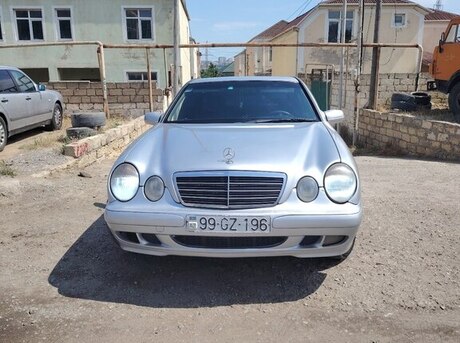 Mercedes E 220 d 2000