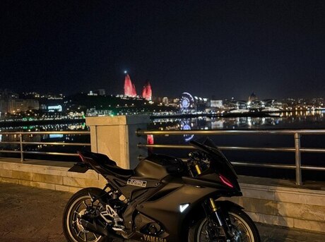 Yamaha R15 V4