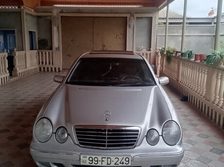 Mercedes E 220 d 2000