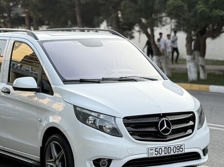 Mercedes  2017
