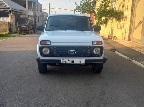 LADA (VAZ) Niva 2004