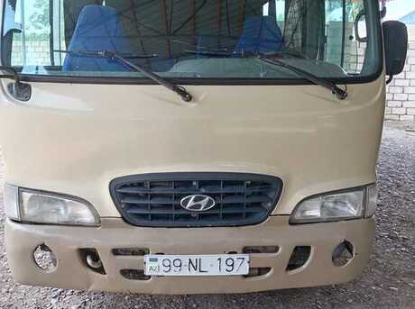 Hyundai County 2001