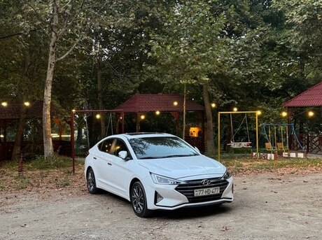 Hyundai Elantra 2019