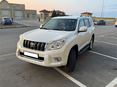Toyota Land Cruiser Prado 2011