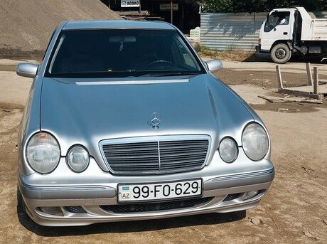 Mercedes E 240 2000